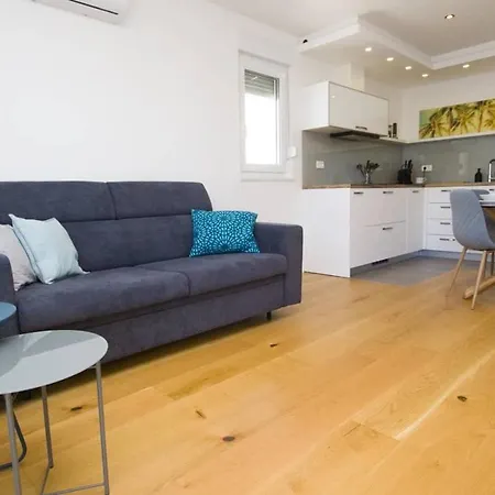 Maestarl Apartment *